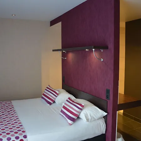 Logis Golfe Hotel 3*